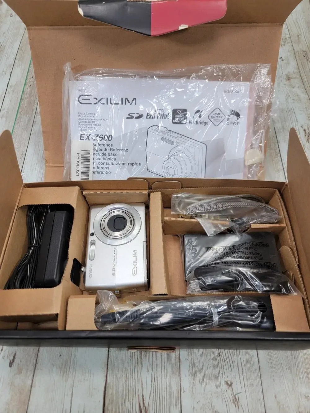Casio Digital Camera Exilim EX-Z600 6.0MP Silver Parts Shutter Not Opening